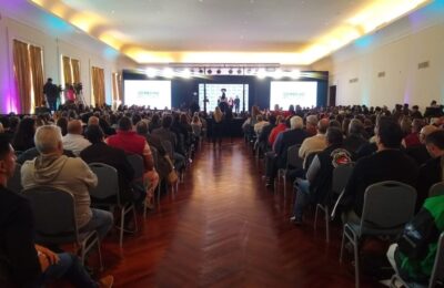 Debate entre empresarios, sindicalistas y especialistas sobre las pymes en el mundo